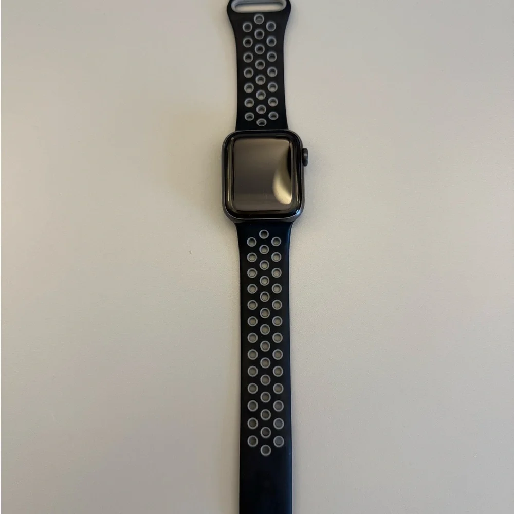 Black Apple Watch Series 5